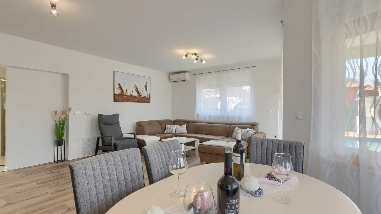 Photo of Others in Radini