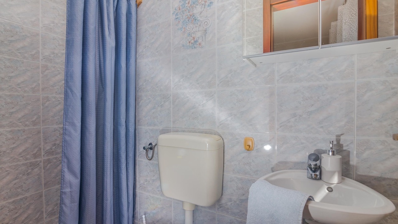 Photo of Bathroom in Porat