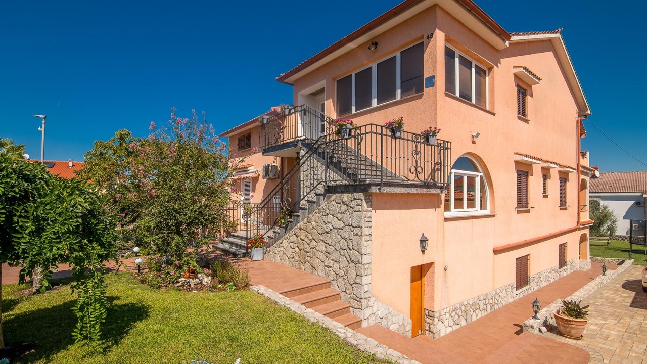 Photo of Outdoor in Porat