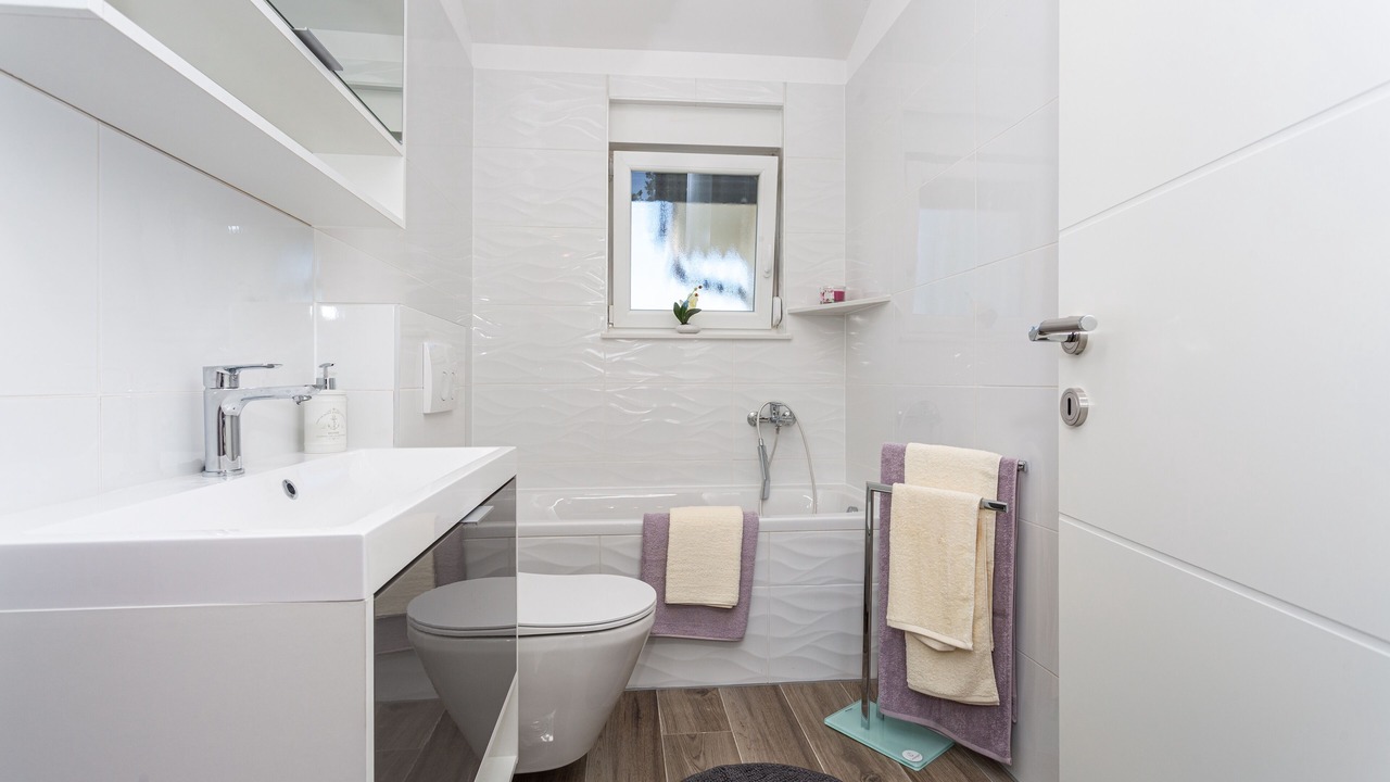 Photo of Bathroom in Porat