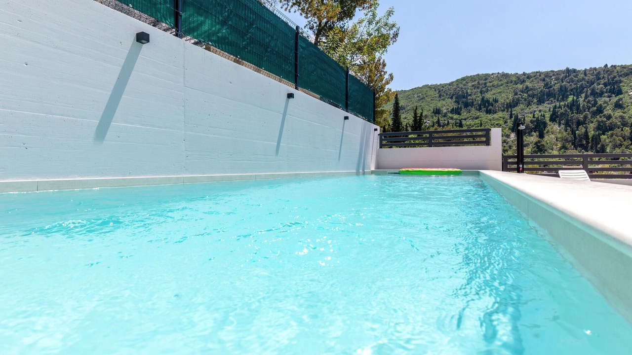Photo of Outdoor in Blace