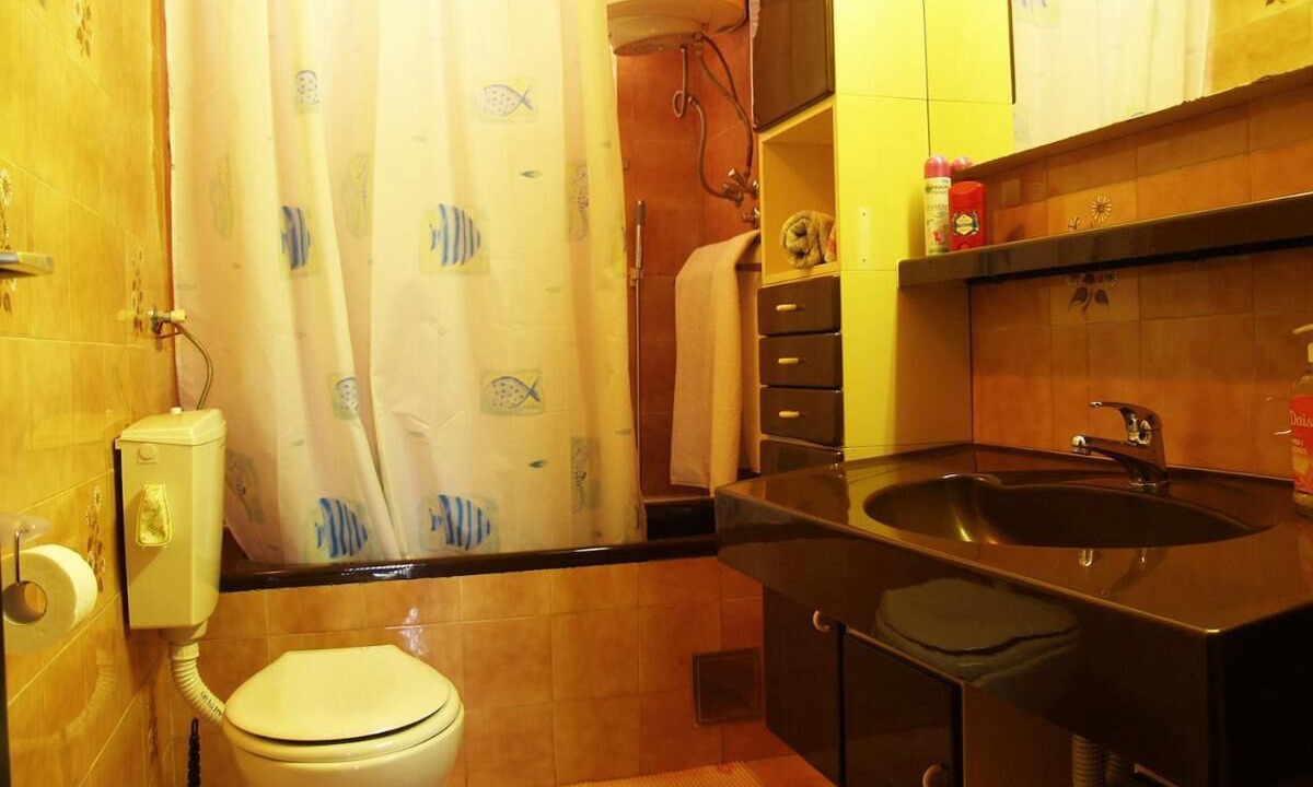 Photo of Bathroom in Lukoran