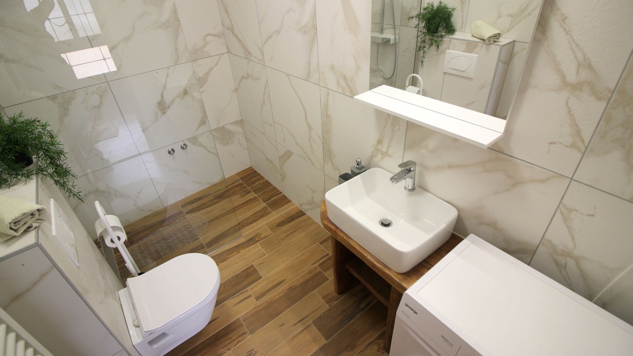 Photo of Bathroom in Mali Maj