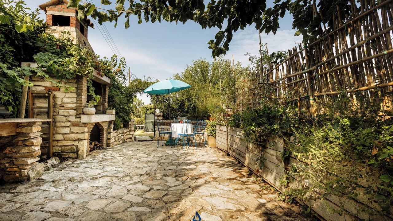Photo of Outdoor in Vardica