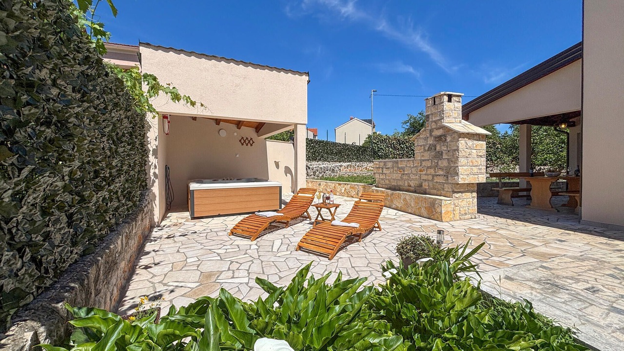 Photo of Outdoor in Cres
