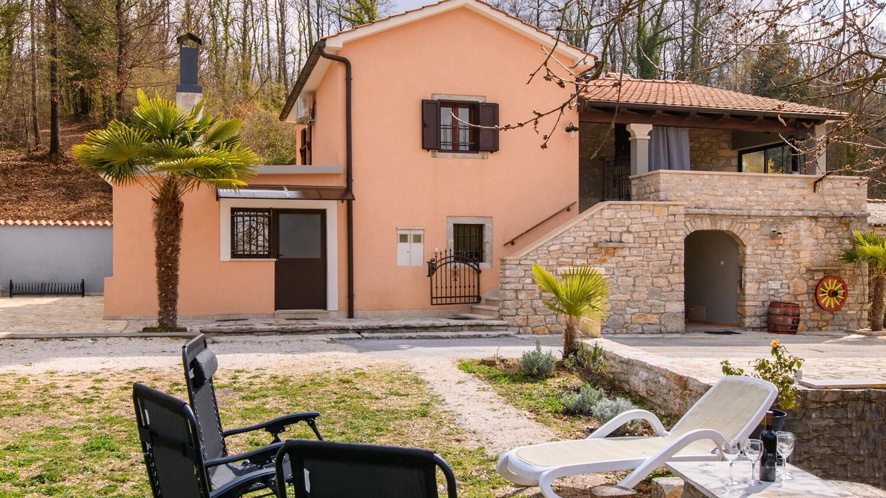 Photo of Outdoor in Gracisce