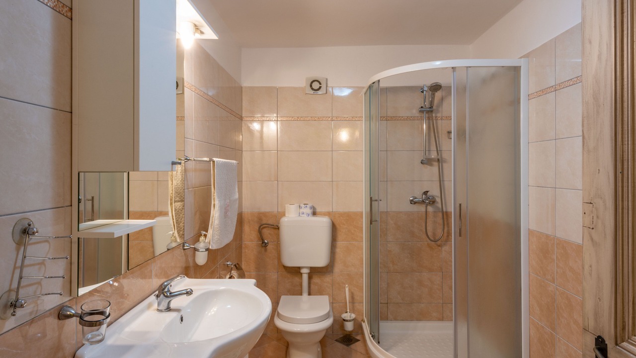Photo of Bathroom in Munci