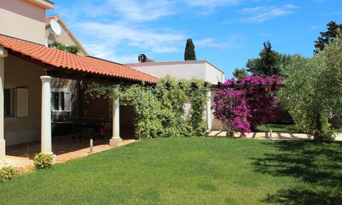 Photo of Outdoor in Mirce