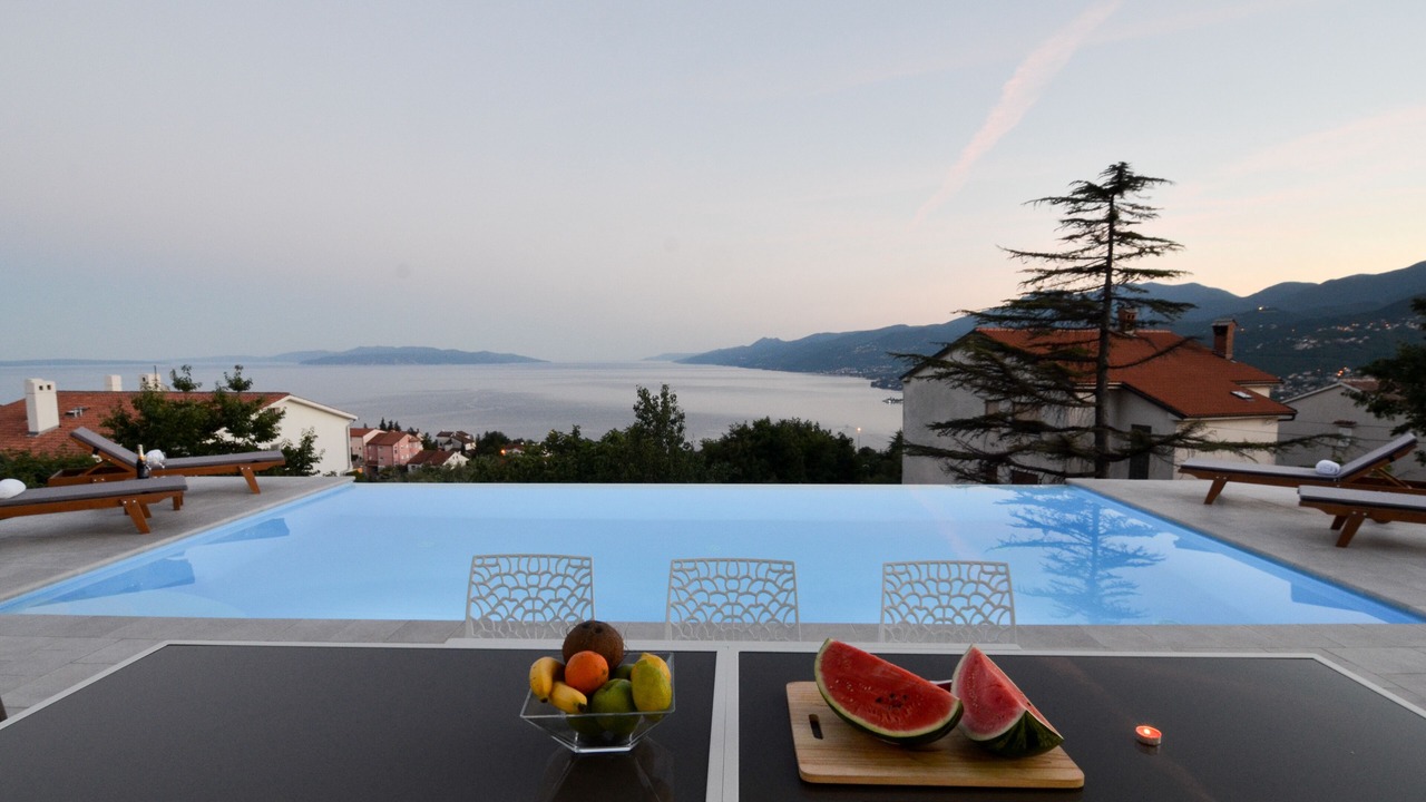 Photo of Outdoor in Rubesi