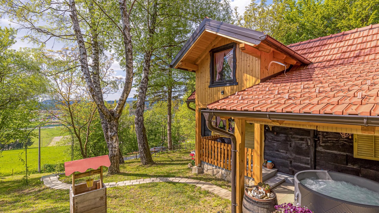 Photo of Others in Breznicki Hum