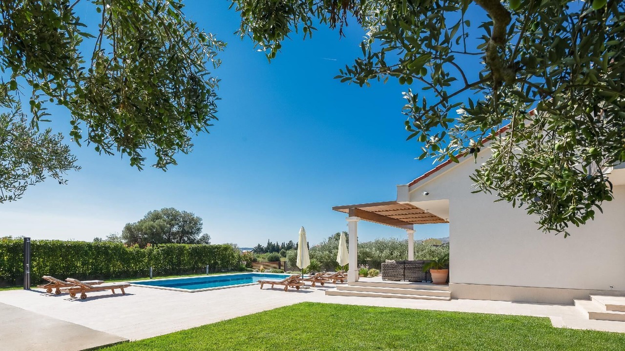 Photo of Outdoor in Rudine