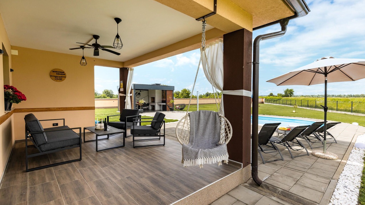Photo of Outdoor in Pitomaca