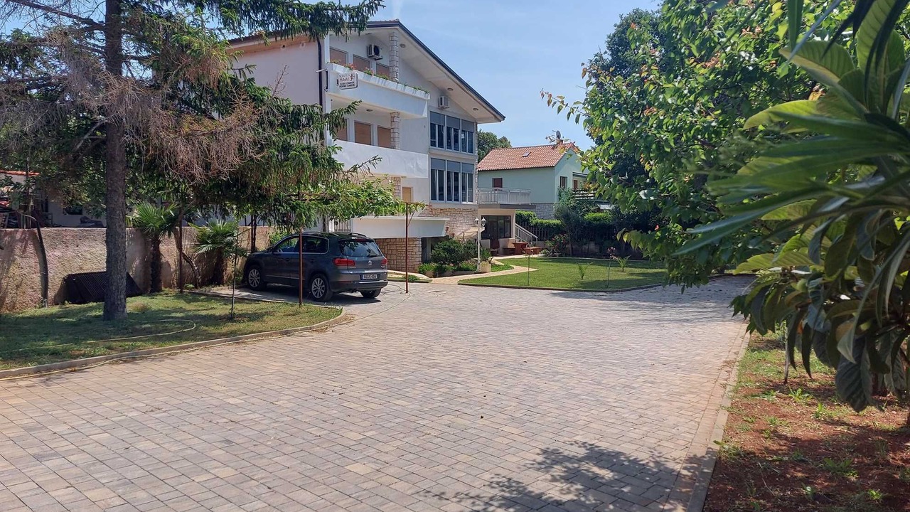 Photo of Outdoor in Banjole