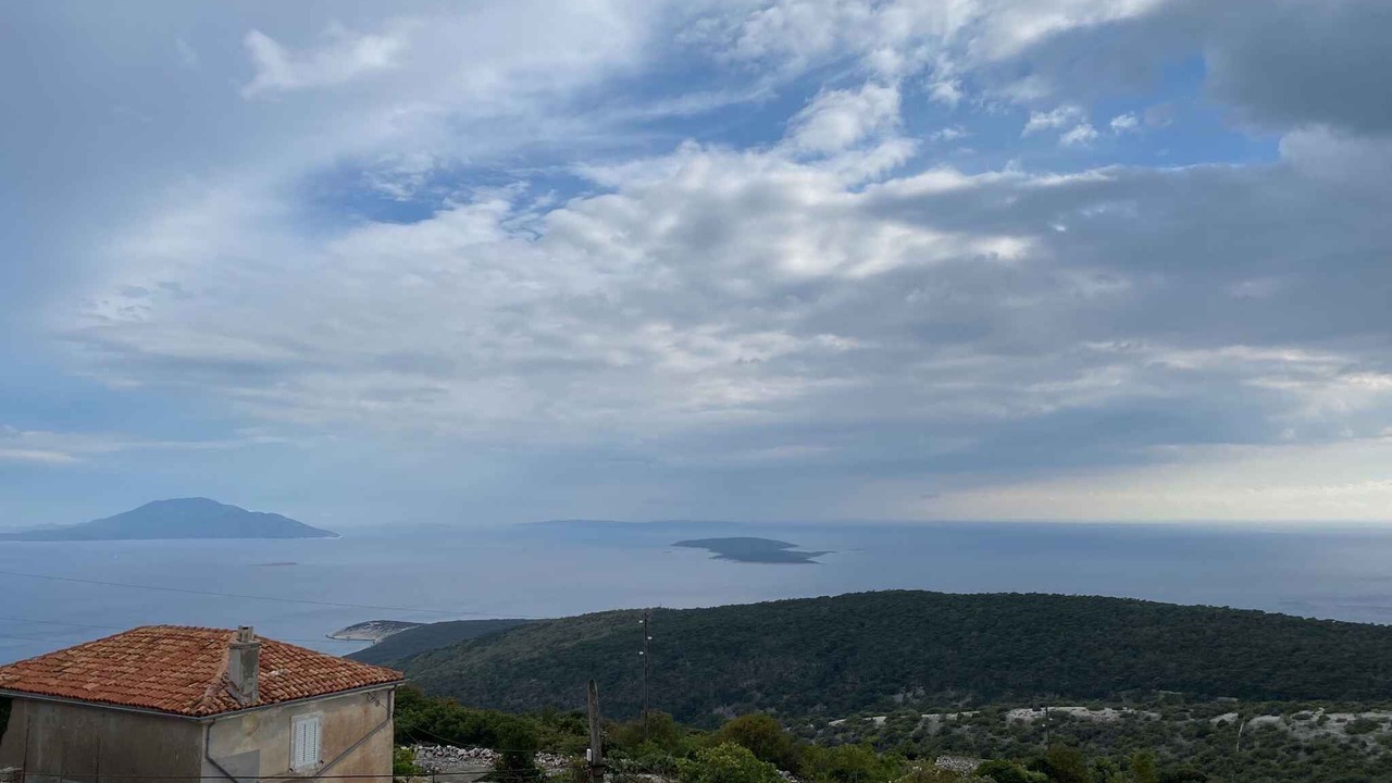 Photo of Others in Cres