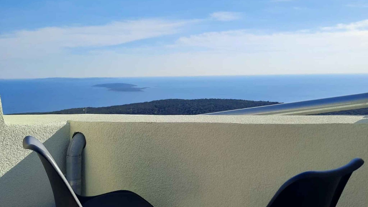 Photo of Outdoor in Cres