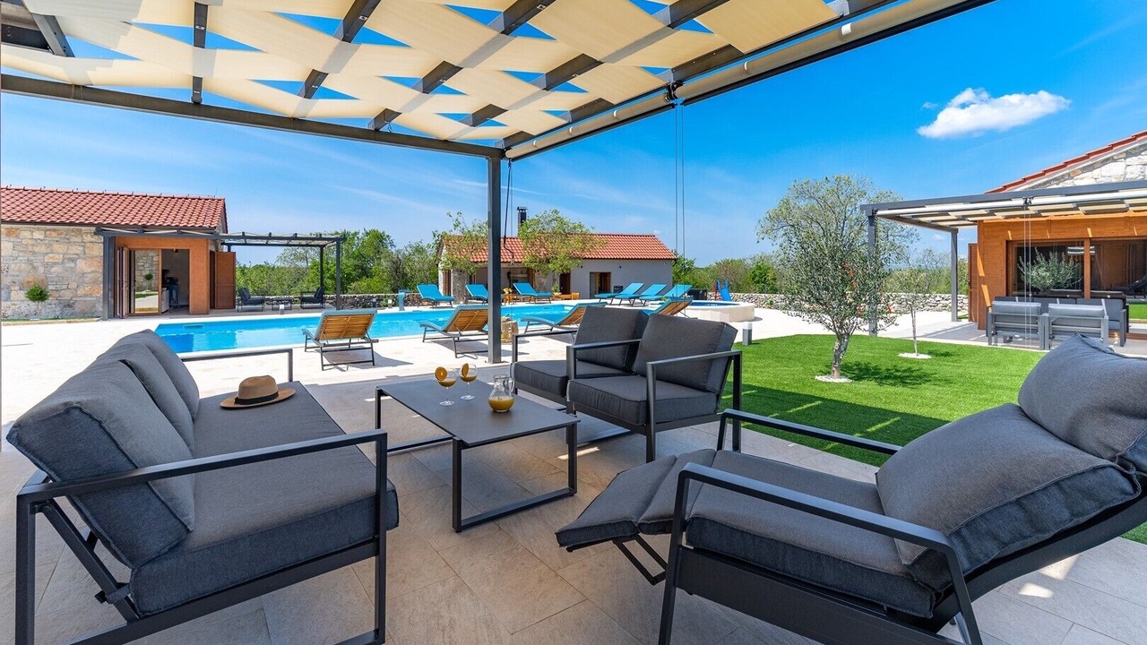 Photo of Outdoor in Oklaj