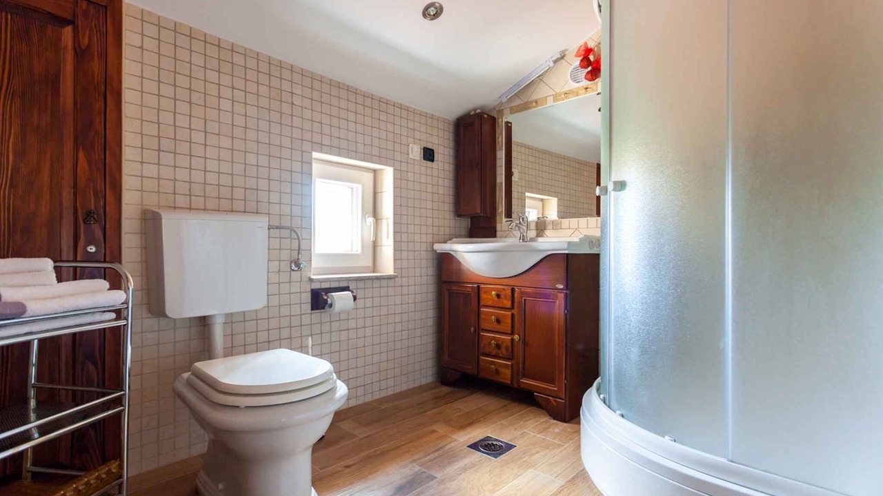 Photo of Bathroom in Porat