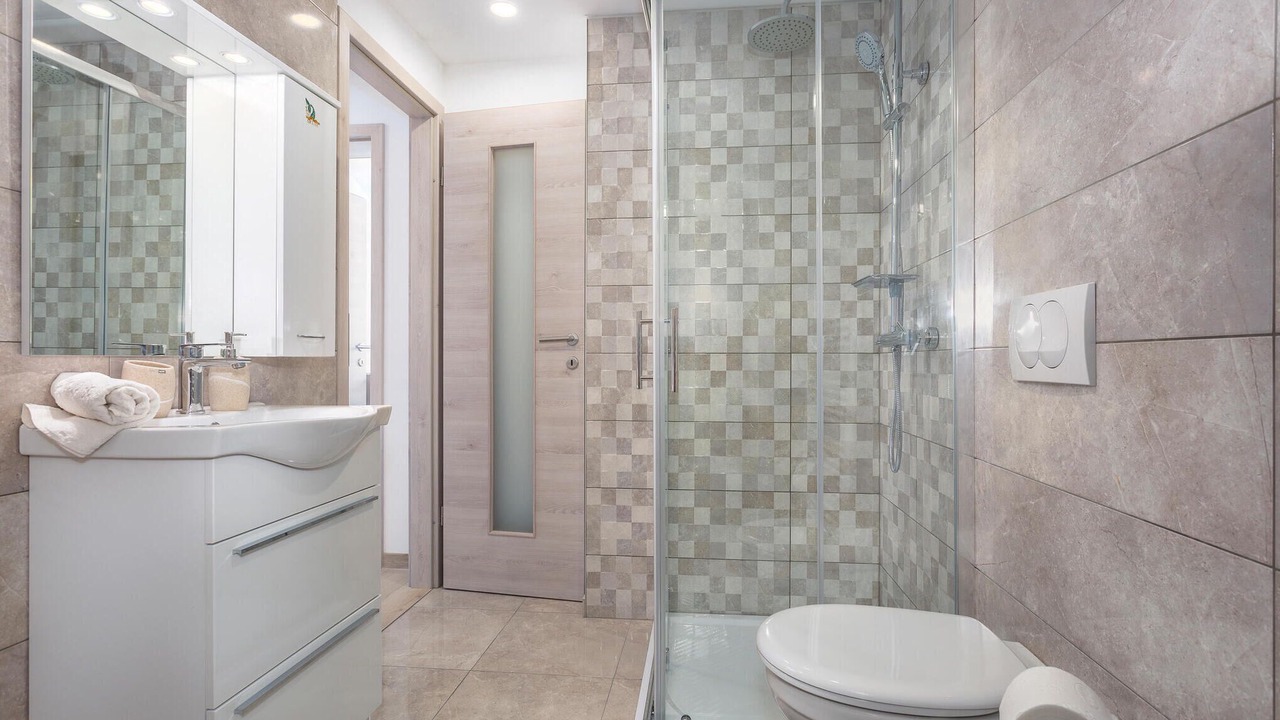 Photo of Bathroom in Sarsoni