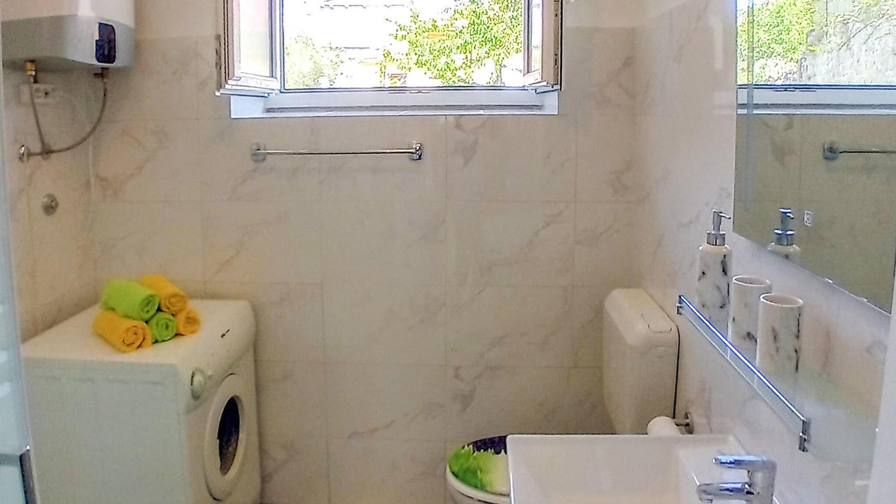 Photo of Bathroom in Iz