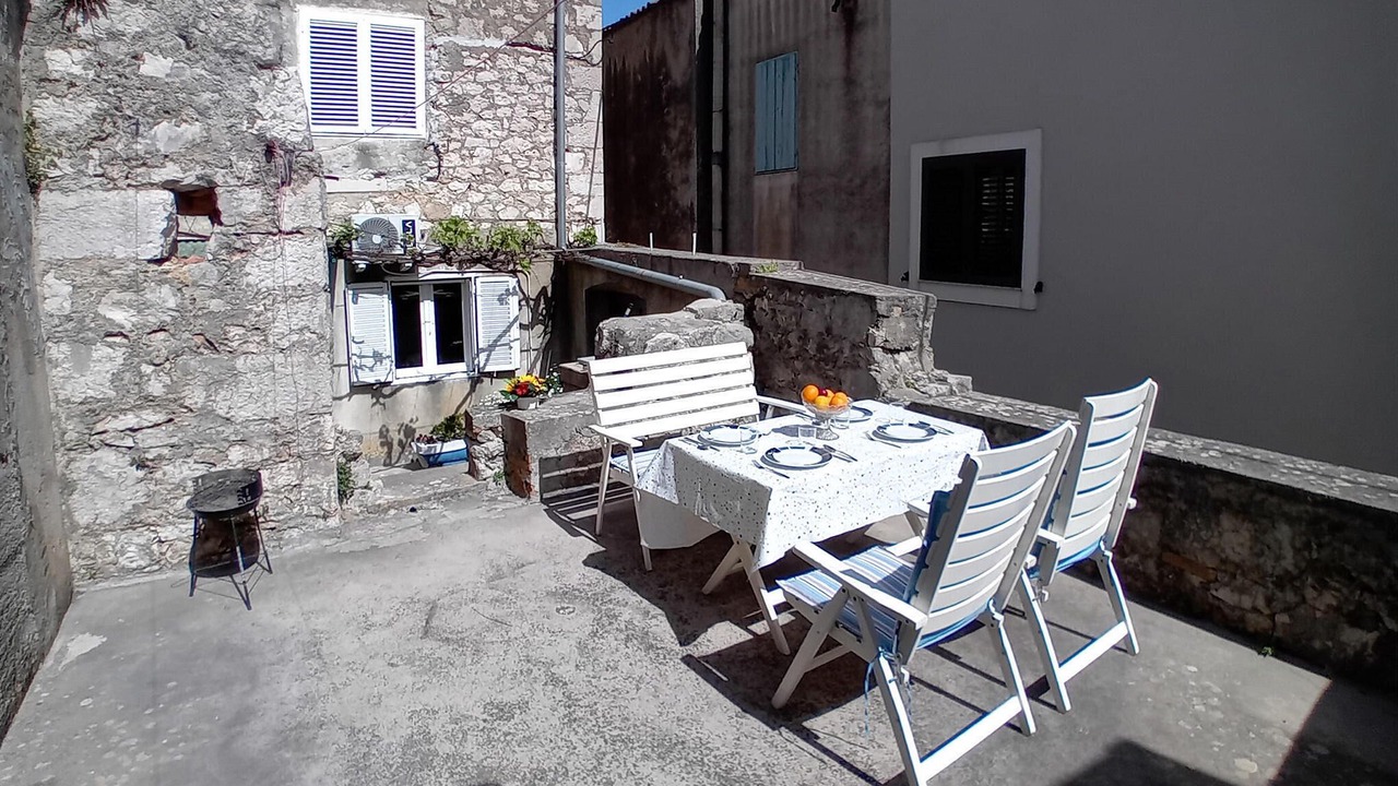 Photo of Outdoor in Iz