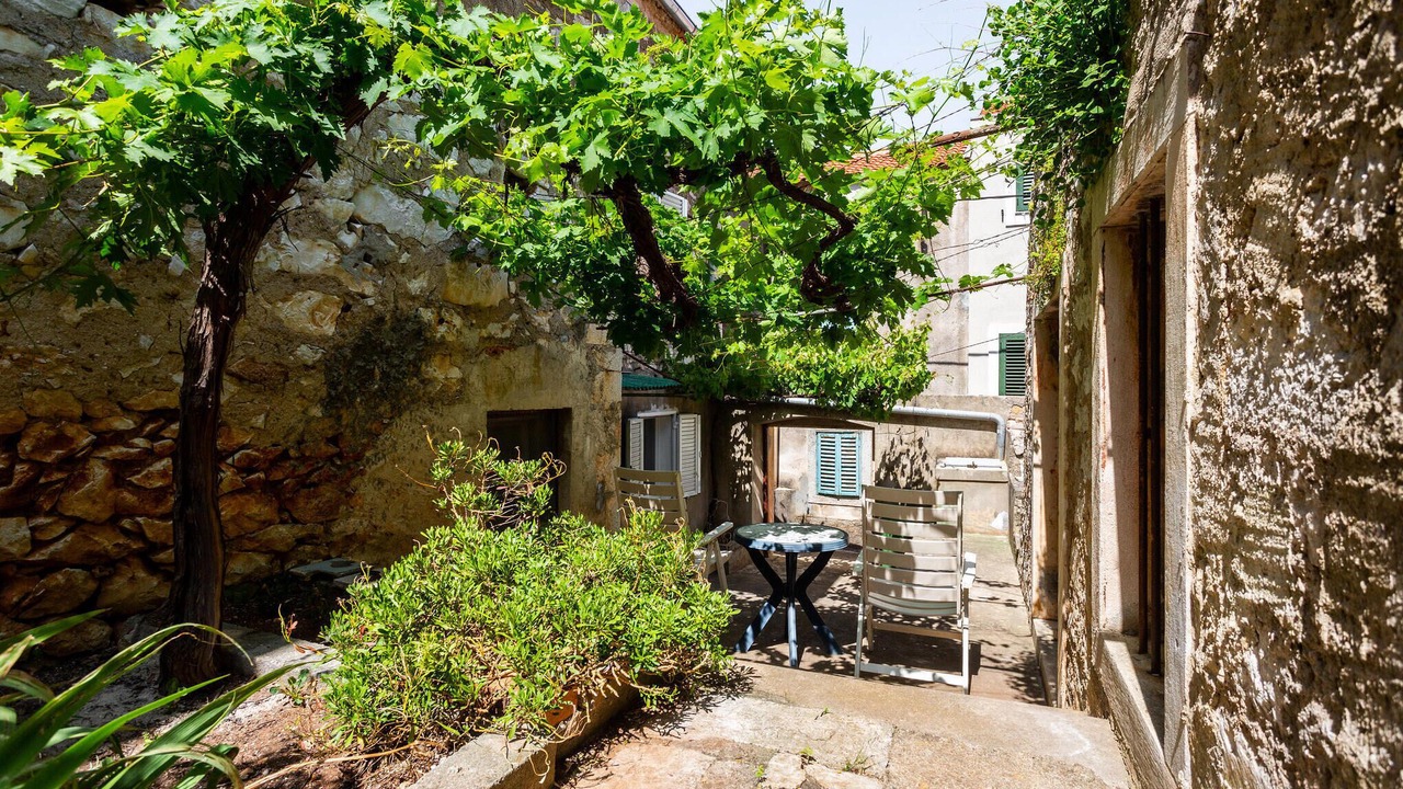 Photo of Outdoor in Iz