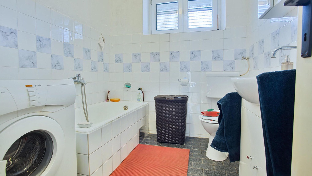 Photo of Bathroom in Iz