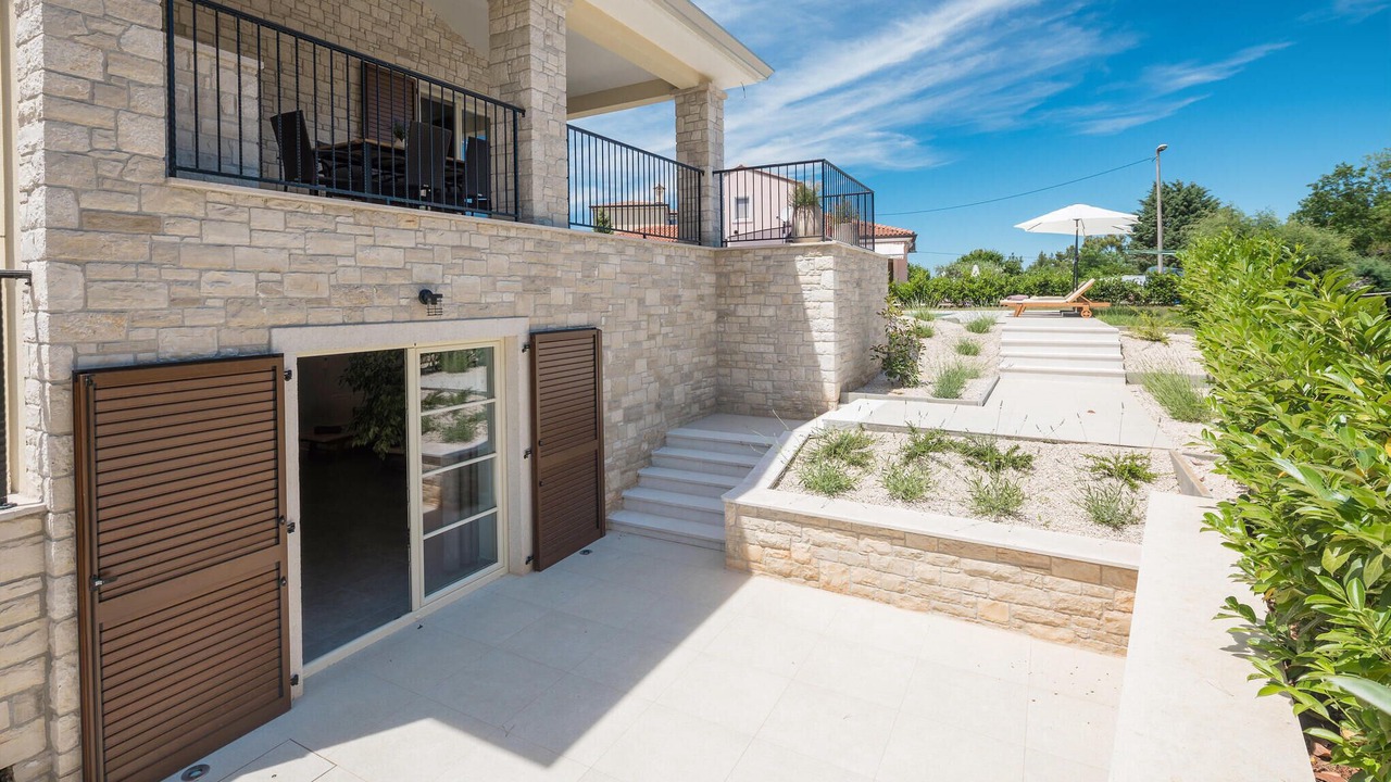 Photo of Outdoor in Murine
