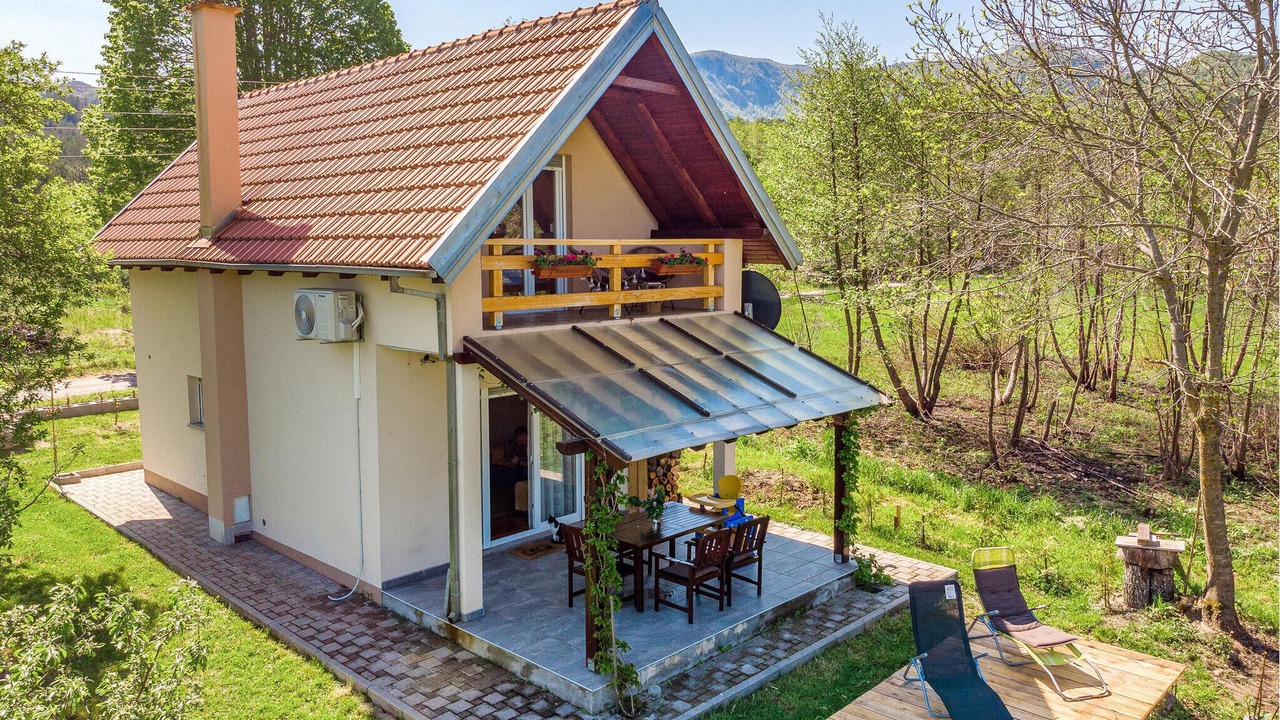 Photo of Outdoor in Gracac