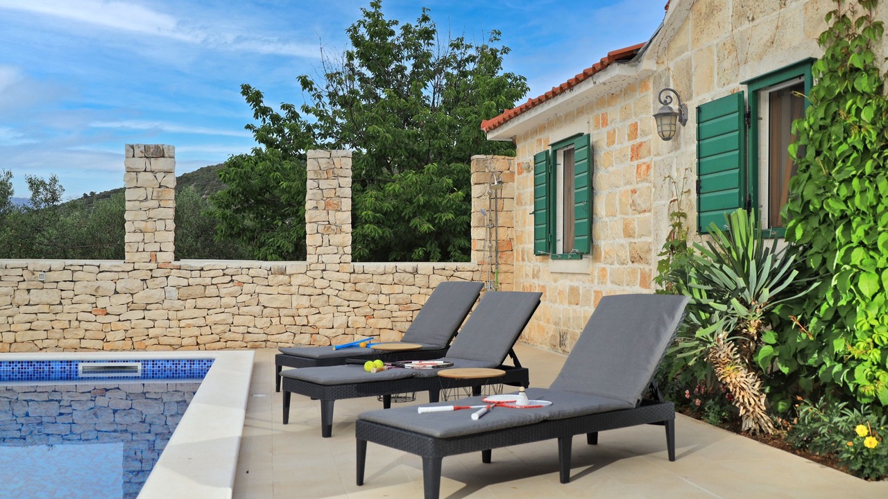 Photo of Outdoor in Dol