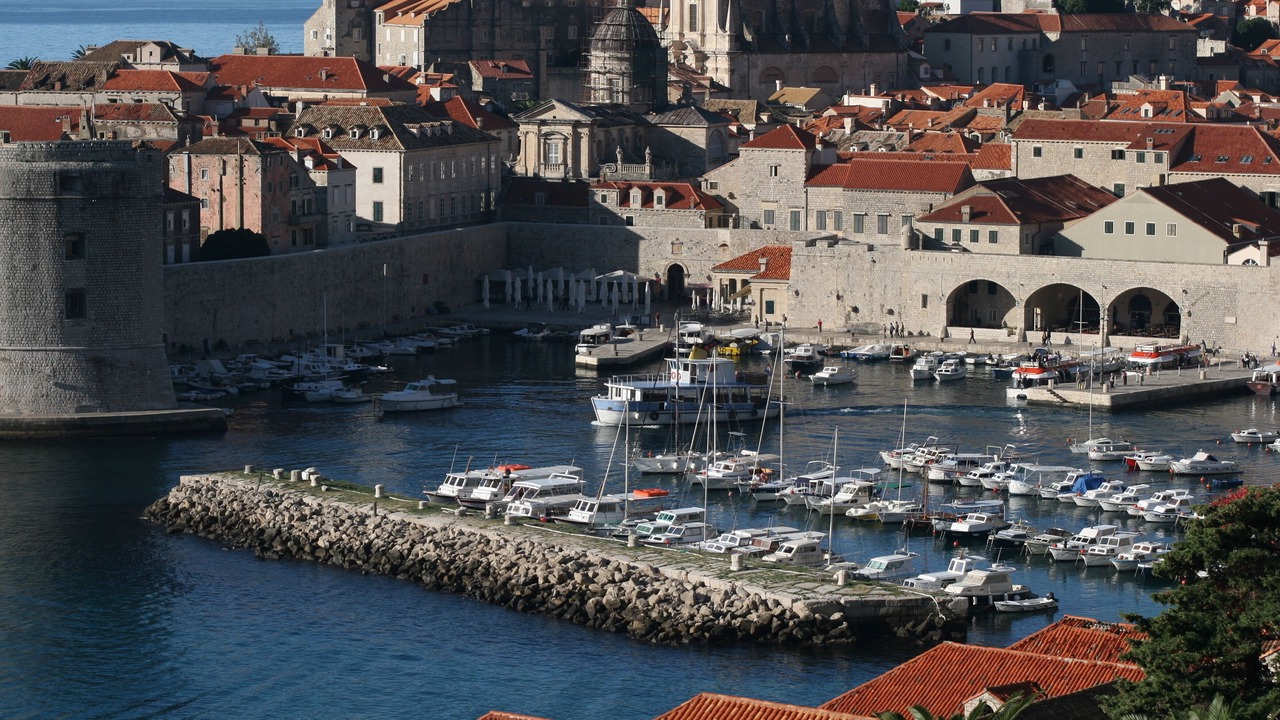 Photo of Others in Ploce