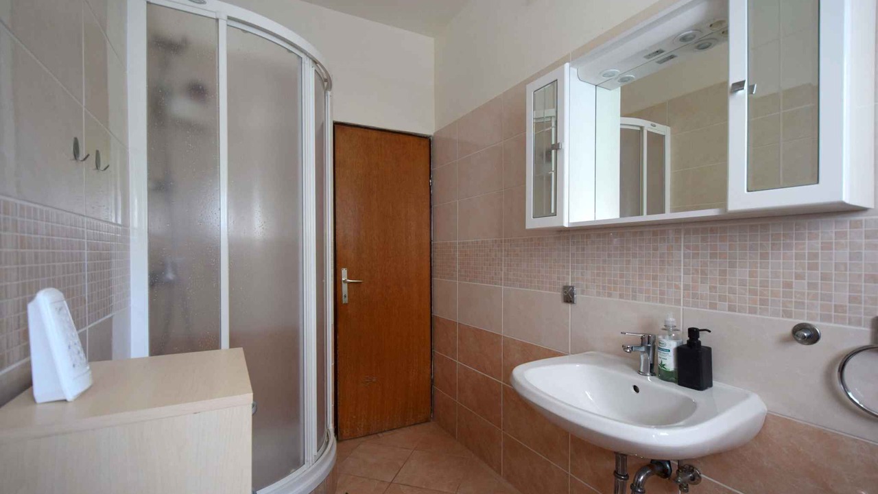 Photo of Bathroom in Porat