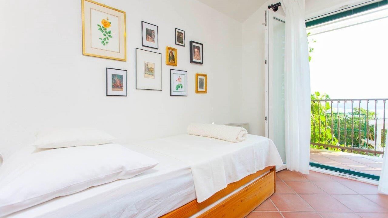 Photo of Bedroom in Bast
