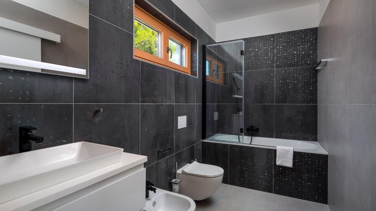 Photo of Bathroom in Srima