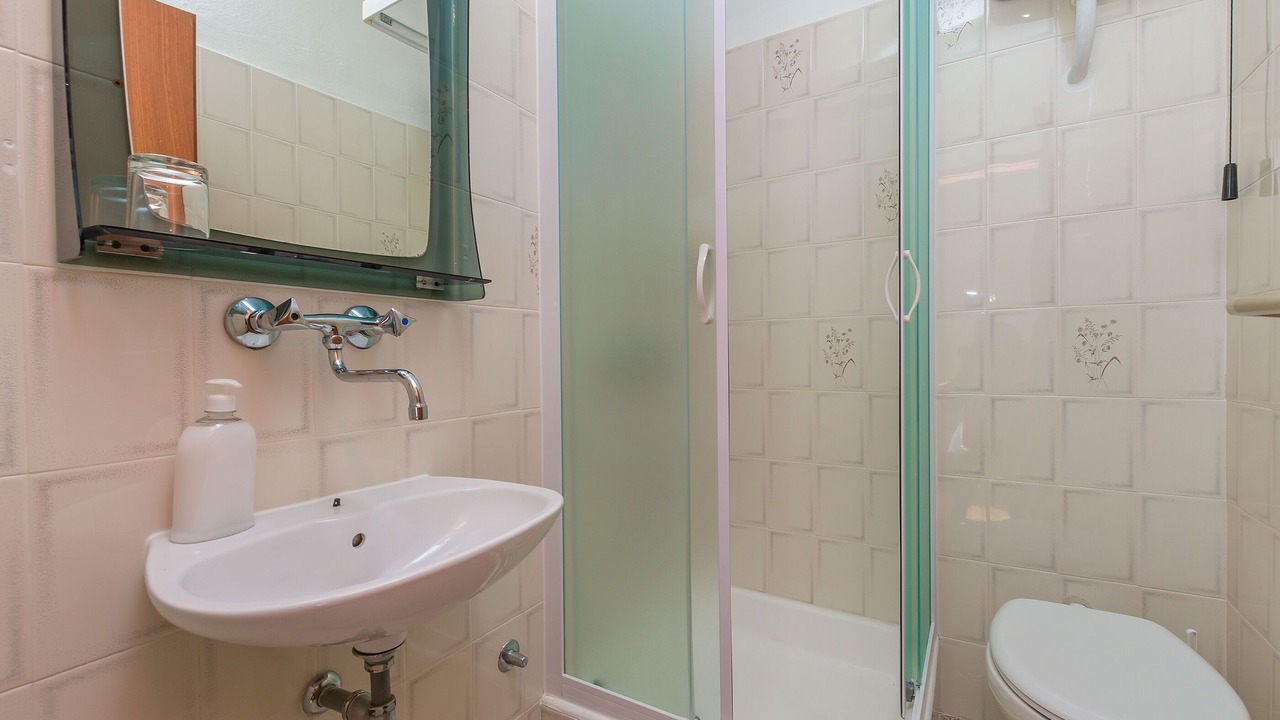 Photo of Bathroom in Duce