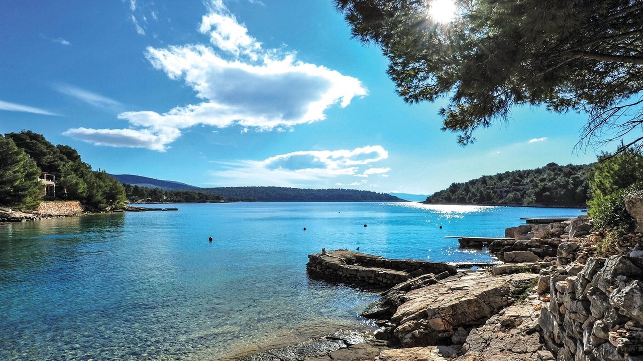 Photo of Others in Cove Makarac (Milna)
