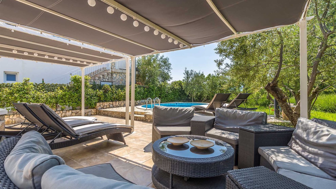 Photo of Patio Balcony in Brzac