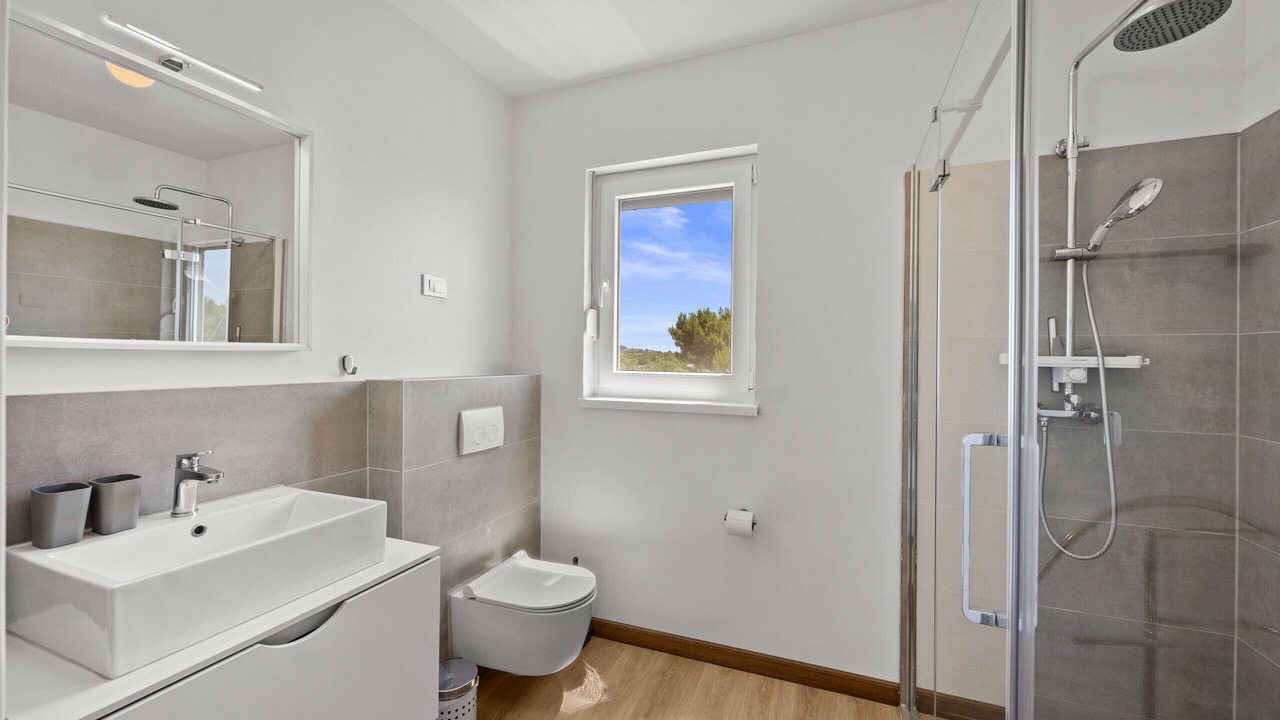 Photo of Bathroom in Pomer