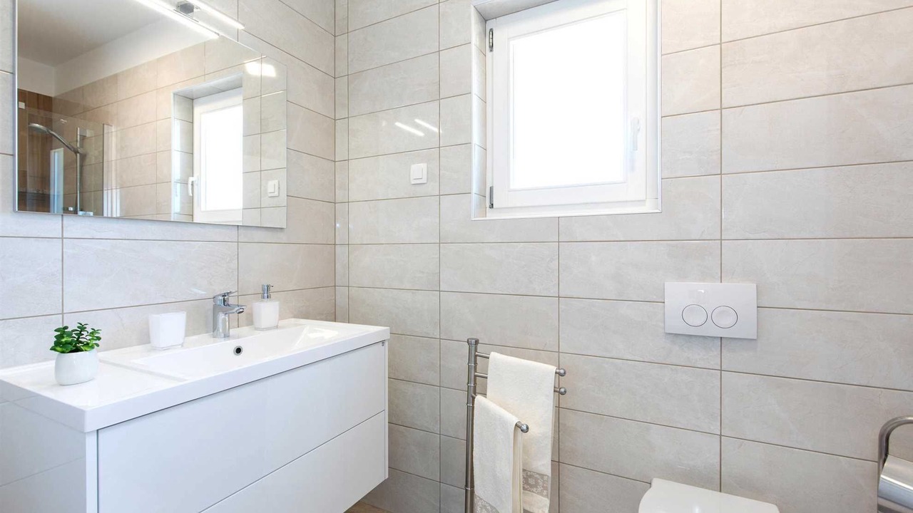 Photo of Bathroom in Porat