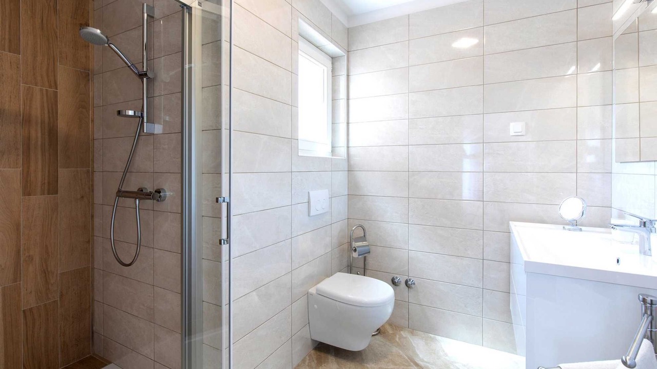 Photo of Bathroom in Porat