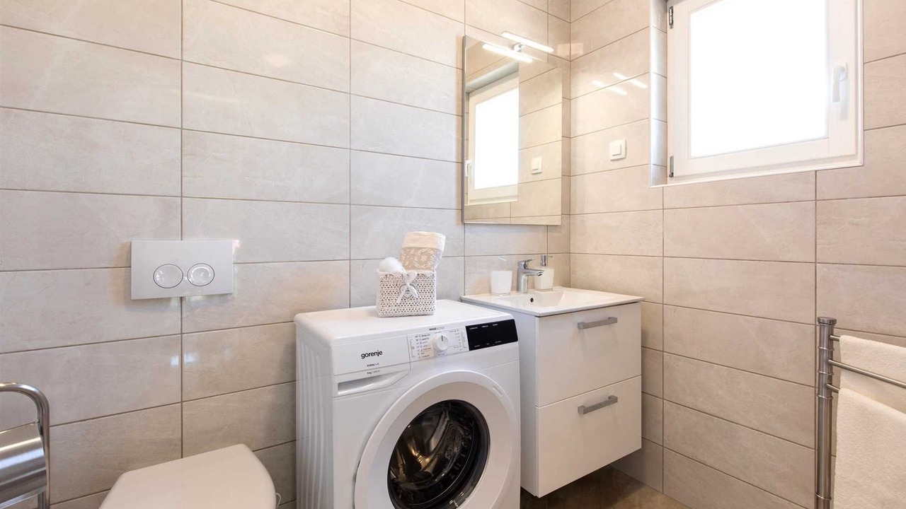 Photo of Bathroom in Porat
