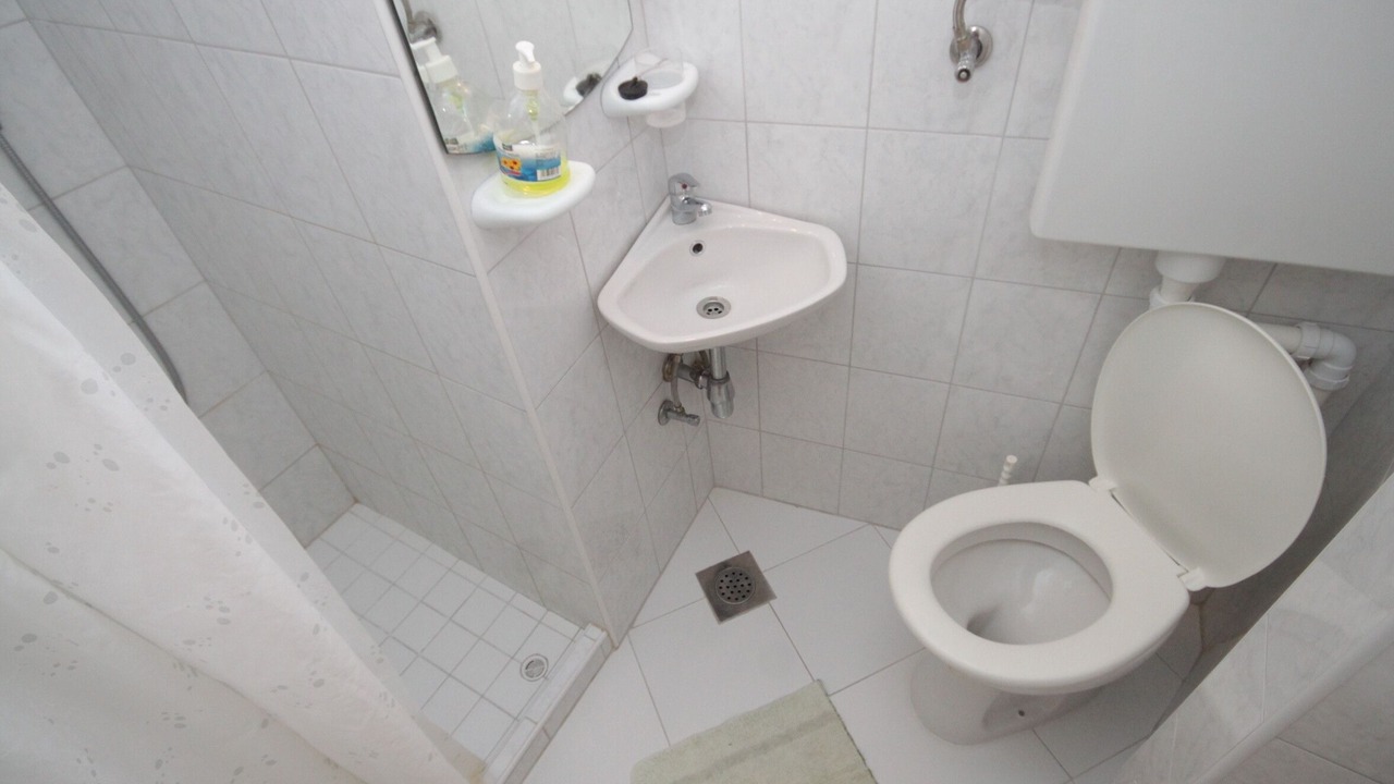 Photo of Bathroom in Komiza
