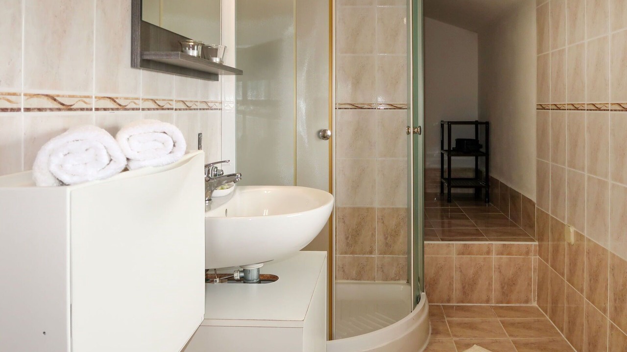 Photo of Bathroom in Crni