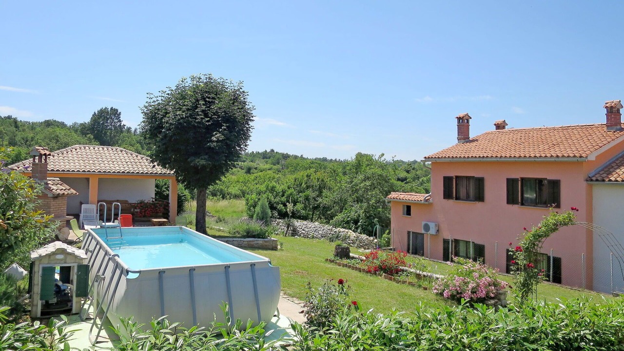 Photo of Others in Paradiz