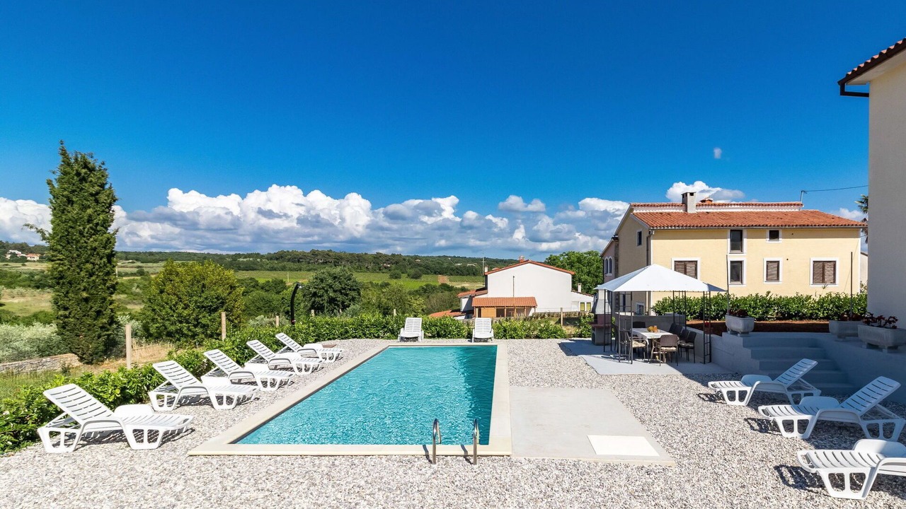 Photo of Outdoor in Farini