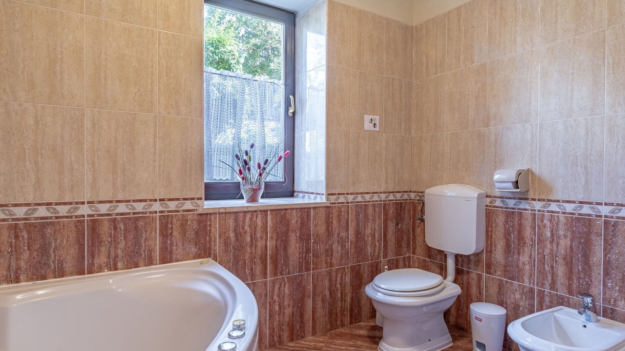 Photo of Bathroom in Jezenj