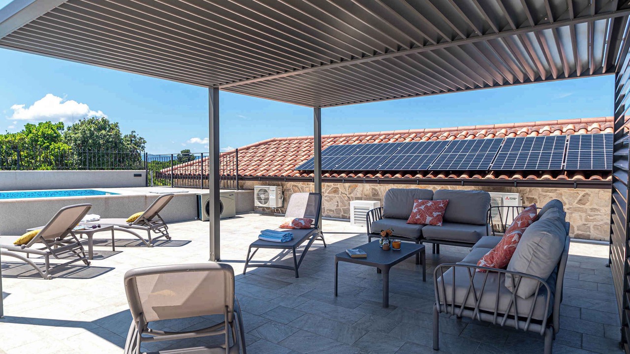 Photo of Patio Balcony in Loviste