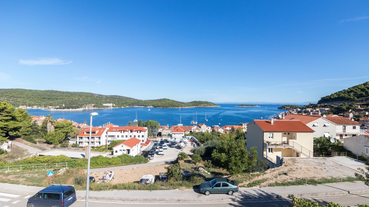 Photo of Others in Vis