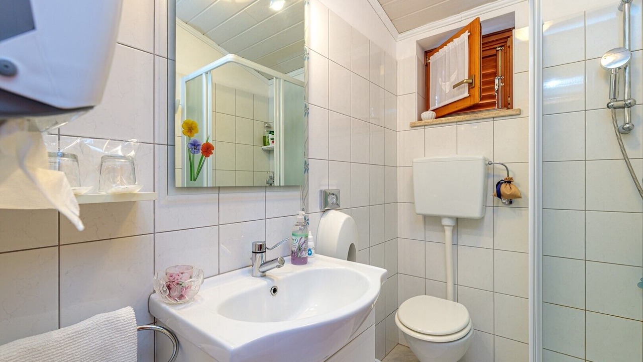 Photo of Bathroom in Oprtalj