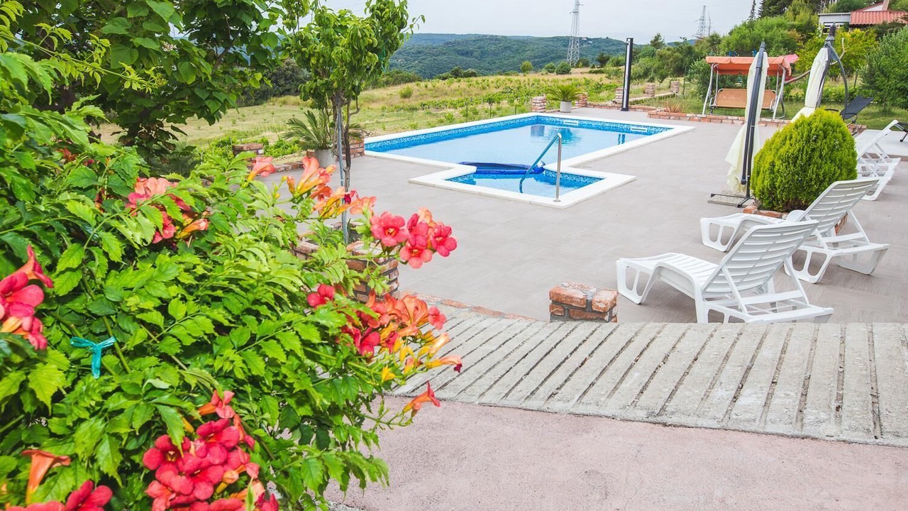Photo of Outdoor in Mundanije