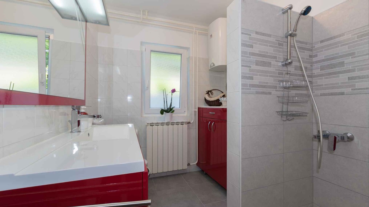 Photo of Bathroom in Ravni
